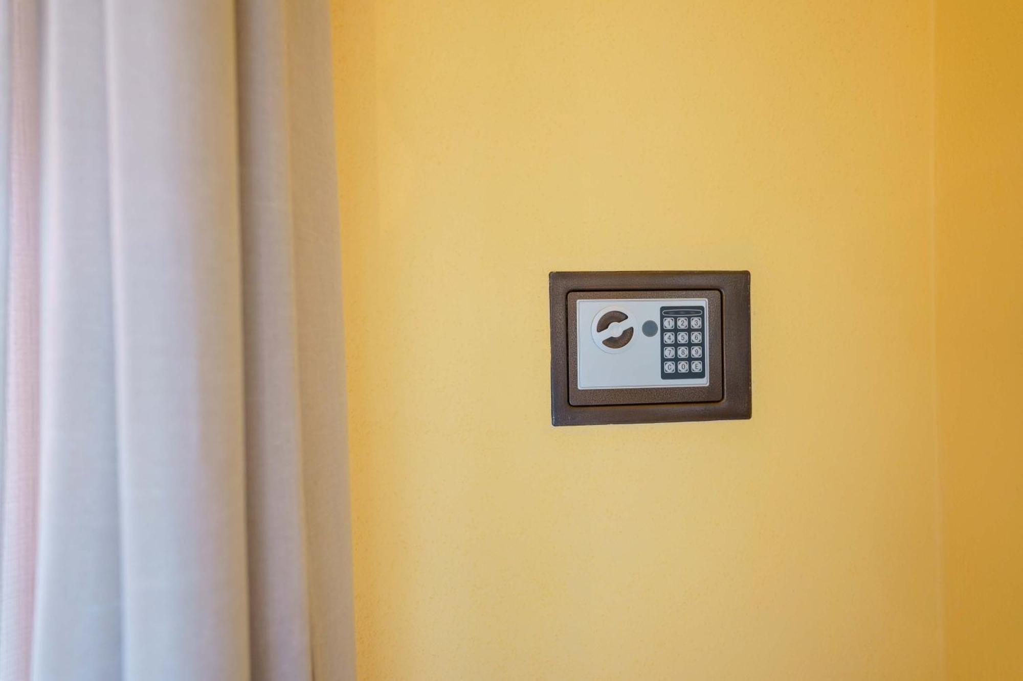 B&B Paradise Home Quartu Sant'Elena Bagian luar foto