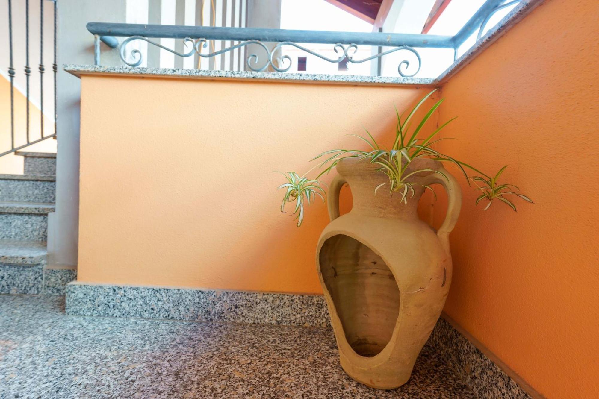 B&B Paradise Home Quartu Sant'Elena Bagian luar foto