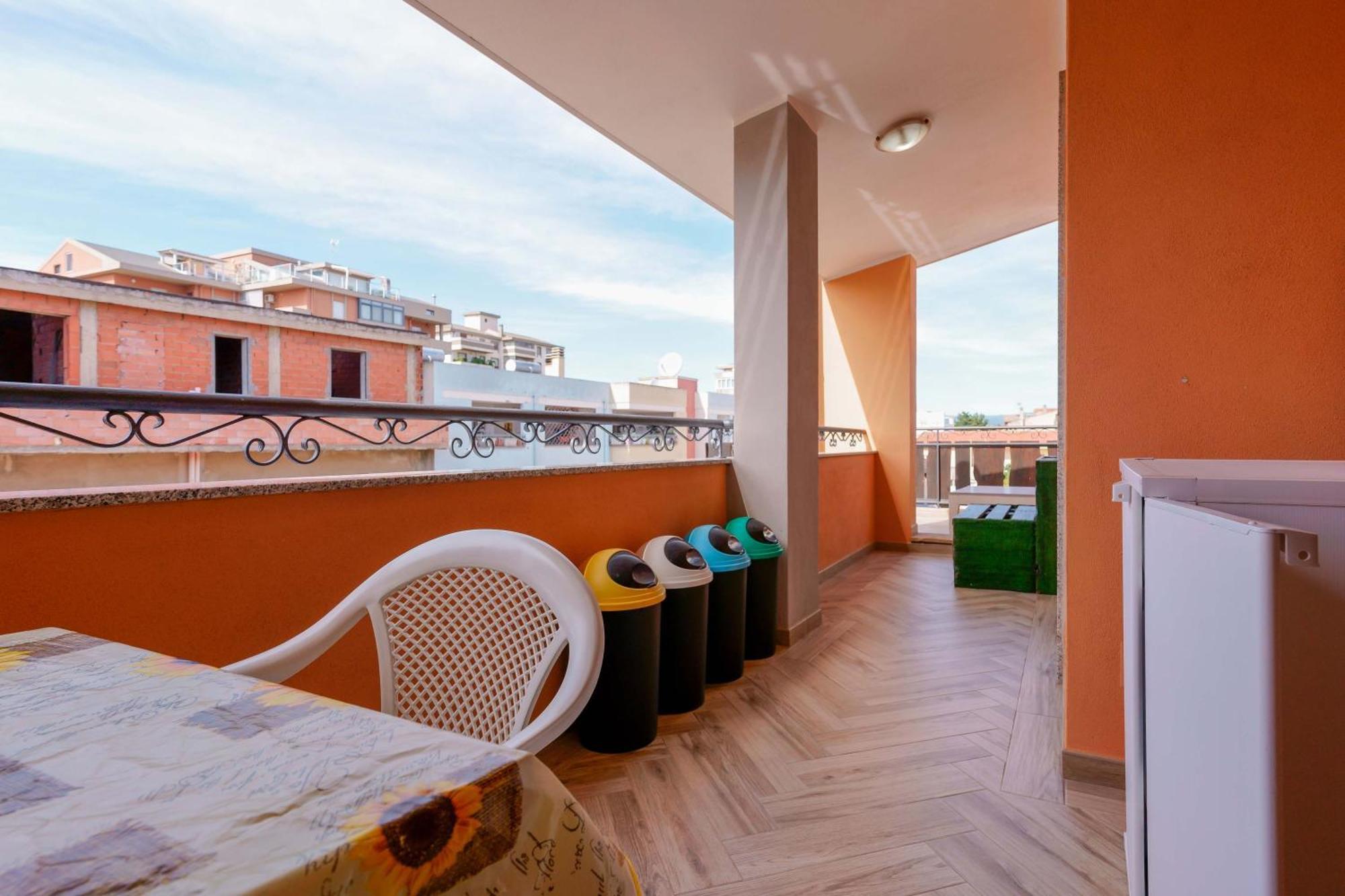 B&B Paradise Home Quartu Sant'Elena Bagian luar foto